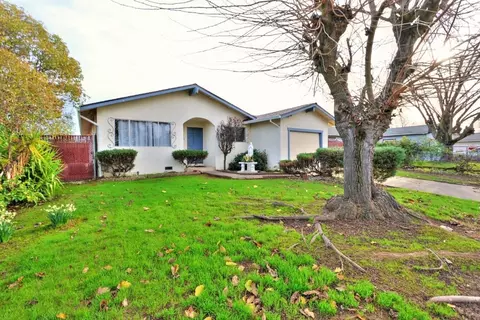 7536 Bowen Cir, Sacramento, CA 95822