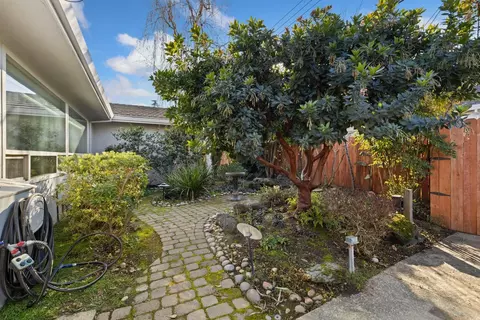 2034 Edgewood Dr, Lodi, CA 95242 photo 27