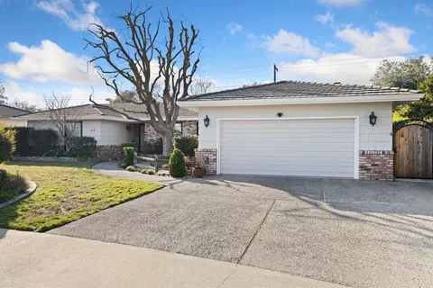 2034 Edgewood Dr, Lodi, CA 95242 photo 1