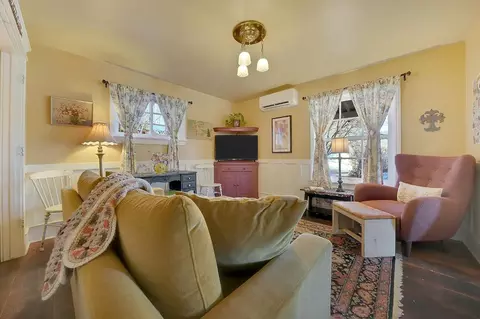 Living - 30 Nickerson St, Sutter Creek, CA 95685 photo 7 of 10
