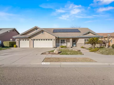 1034 Lords Ct, Lemoore, CA 93245 photo 1