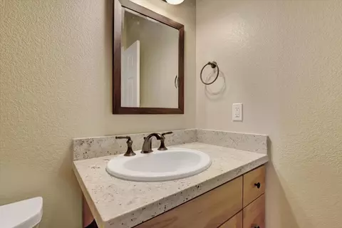 Bath - 13060 Thistle Loop, Penn Valley, CA 95946 photo 3 of 4