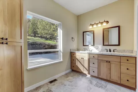 Bath - 13060 Thistle Loop, Penn Valley, CA 95946 photo 1 of 4