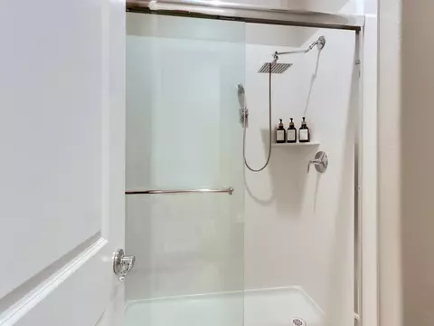 Bath - 4308 Red Maple Ct, Rocklin, CA 95765 photo 7 of 10