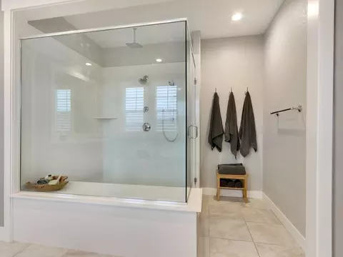 Bath - 4308 Red Maple Ct, Rocklin, CA 95765 photo 4 of 10