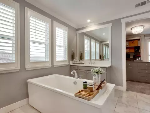 Bath - 4308 Red Maple Ct, Rocklin, CA 95765 photo 3 of 10