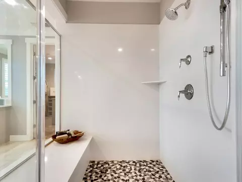 Bath - 4308 Red Maple Ct, Rocklin, CA 95765 photo 5 of 10