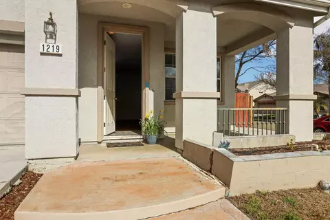 1219 Grebe Ln, Patterson, CA 95363 photo 5