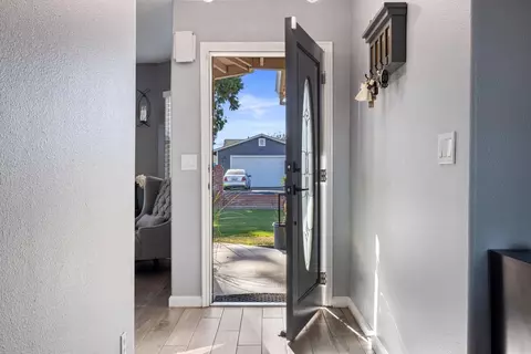 Entry Way - 591 E Galin Rd, French Camp, CA 95231 photo 2 of 11