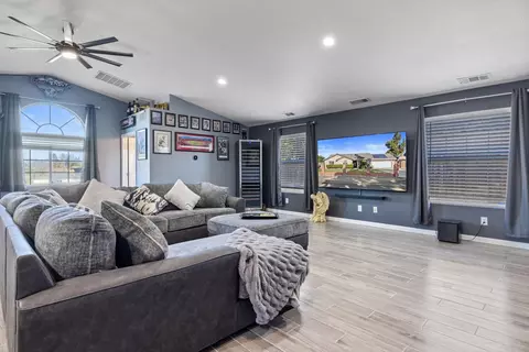 Living - 591 E Galin Rd, French Camp, CA 95231 photo 1 of 2