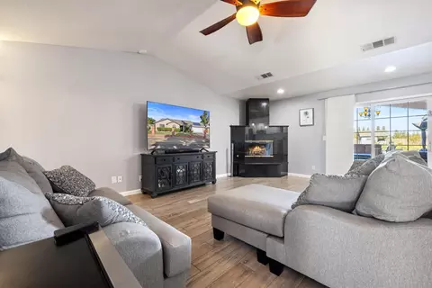 Living - 591 E Galin Rd, French Camp, CA 95231 photo 2 of 2