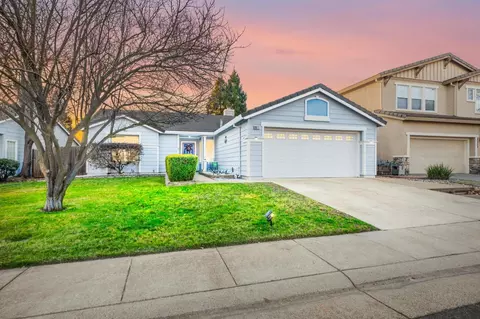 9011 Four Seasons Dr, Elk Grove, CA 95624