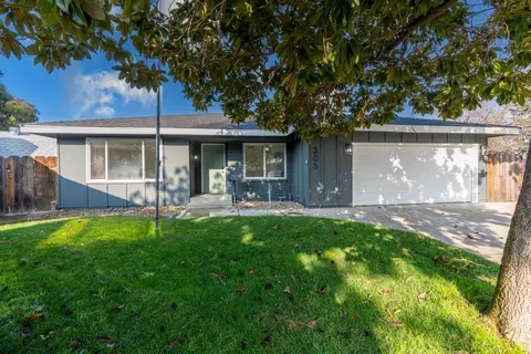 305 Eric Ct, Merced, CA 95348 photo 2