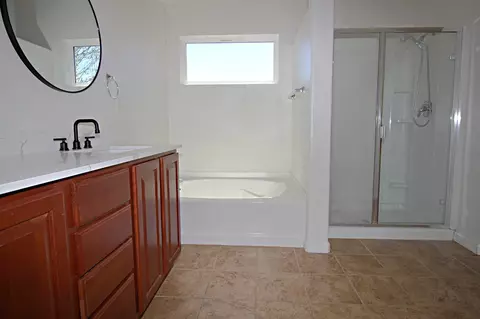 Bath - 715 Flyway Ct, Gridley, CA 95948 photo 4 of 5