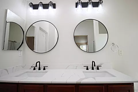 Bath - 715 Flyway Ct, Gridley, CA 95948 photo 3 of 5