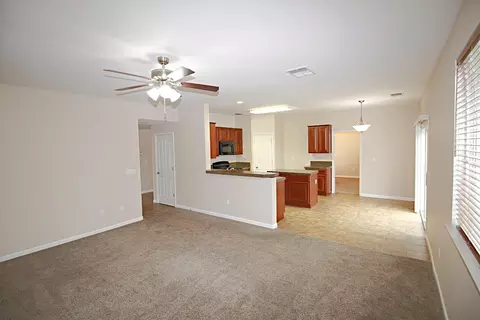 Living - 715 Flyway Ct, Gridley, CA 95948 photo 5 of 7