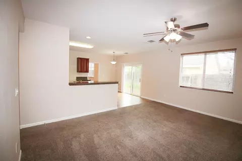 Living - 715 Flyway Ct, Gridley, CA 95948 photo 4 of 7
