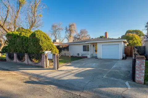 1856 Del Rio Dr, Stockton, CA 95204