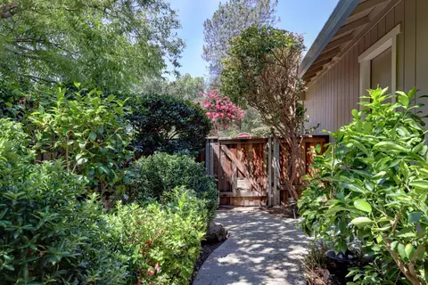 Exterior - 3963 Stonegate Ct, Loomis, CA 95650 photo 6 of 8