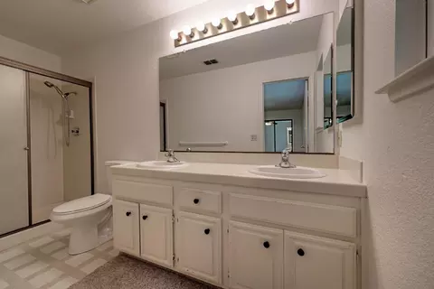 Bath - 3963 Stonegate Ct, Loomis, CA 95650 photo 1 of 2