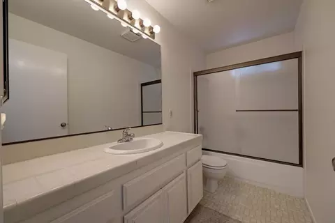 Bath - 3963 Stonegate Ct, Loomis, CA 95650 photo 2 of 2