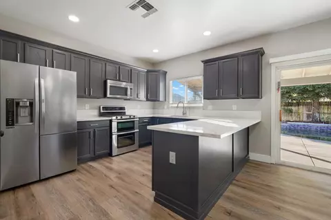 2461 Carnival Dr, Turlock, CA 95380 photo 9