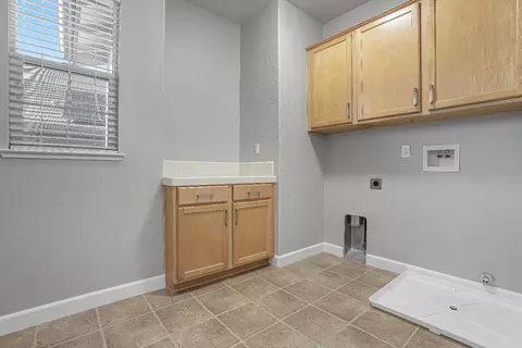 933 Campfire Cir, Rocklin, CA 95765 photo 21