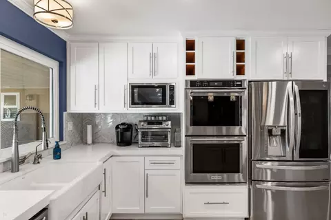 Kitchen - 16214 Redondo Dr, Tracy, CA 95304 photo 5 of 11