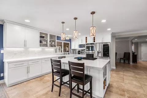 Kitchen - 16214 Redondo Dr, Tracy, CA 95304 photo 2 of 11