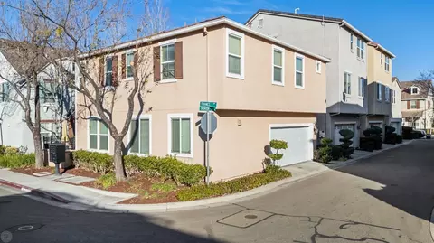 Exterior - 1065 Thornton Ln, Tracy, CA 95376 photo 3 of 4