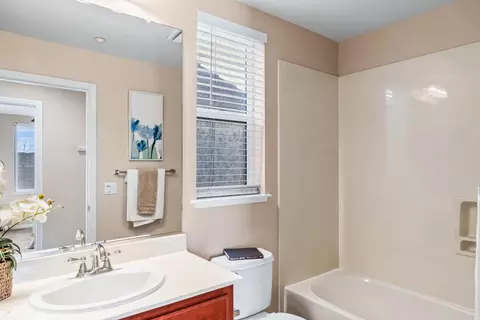 Entry Way - 1065 Thornton Ln, Tracy, CA 95376 photo 7 of 7