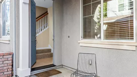 Entry Way - 1065 Thornton Ln, Tracy, CA 95376 photo 2 of 7
