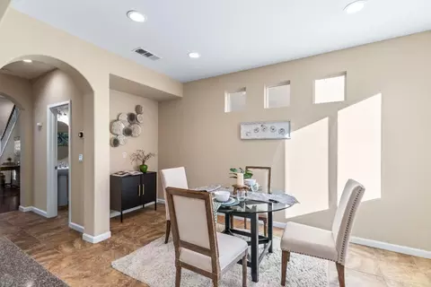 Dining - 1065 Thornton Ln, Tracy, CA 95376 photo 4 of 4
