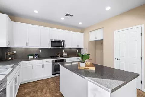 Kitchen - 1065 Thornton Ln, Tracy, CA 95376 photo 1 of 5