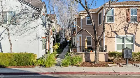 Exterior - 1065 Thornton Ln, Tracy, CA 95376 photo 1 of 4