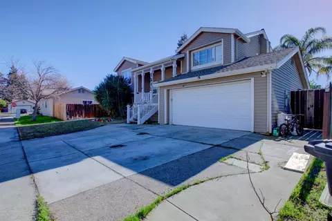 820 Moray Ct, Patterson, CA 95363 photo 2