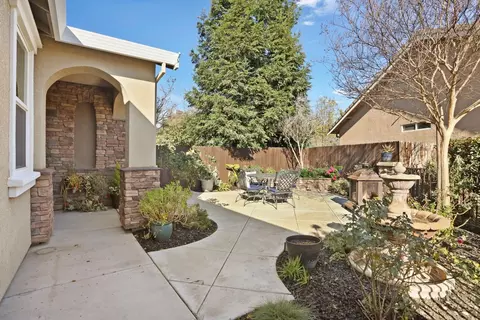 1099 Shady Grove St, Manteca, CA 95336 photo 3