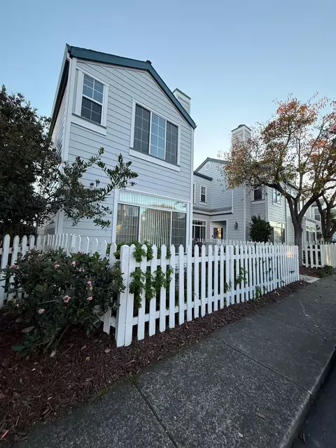 118 Commodore Dr, Richmond, CA 94804 photo 1