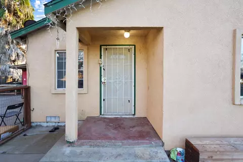 2108 Kenneth St, Modesto, CA 95351 photo 2