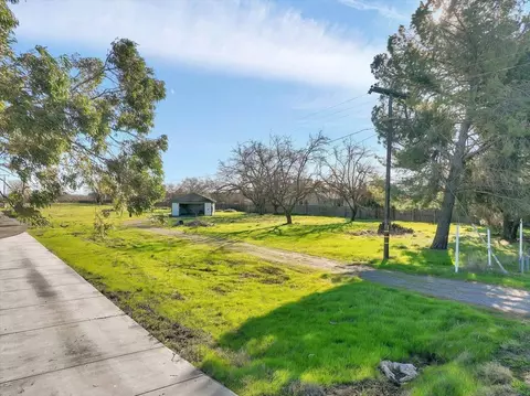 3093 Feather River Blvd, Olivehurst, CA 95961 photo 2