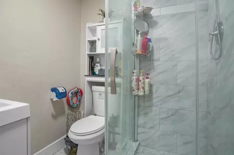 Bath - 813 Watson Ave, Modesto, CA 95358 photo 3 of 3