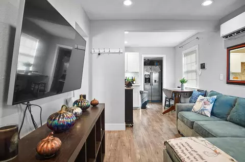 Living - 813 Watson Ave, Modesto, CA 95358 photo 1 of 4
