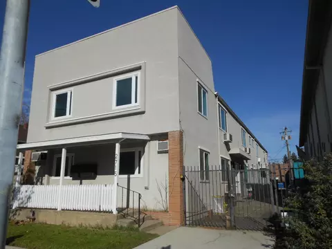 2715 S St, Sacramento, CA 95816