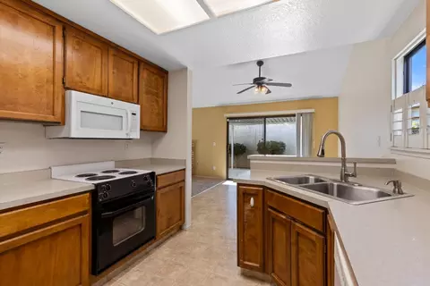 2236 Chelmsford Dr, Modesto, CA 95356 photo 15