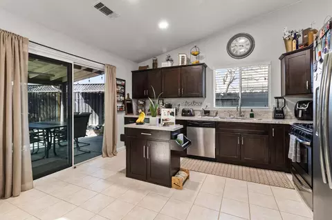 642 Waxwing Ln, Newman, CA 95360 photo 9