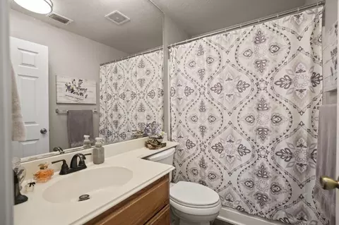 Bath - 3408 Allan Adale Dr, Modesto, CA 95355 photo 2 of 2
