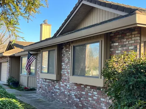 814 E Harney Ln, Lodi, CA 95242 photo 1
