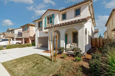 2412 Chandon Cir, Modesto, CA 95355 photo 2