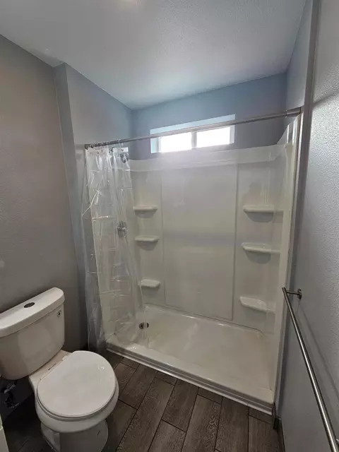 Bath - 2110 Hackett Rd, Ceres, CA 95307 photo 2 of 2
