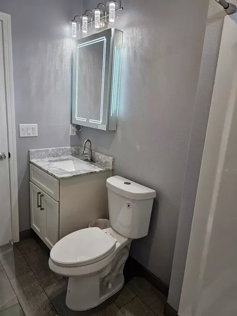 Bath - 2110 Hackett Rd, Ceres, CA 95307 photo 1 of 2